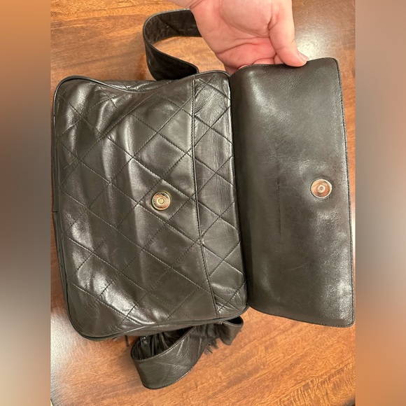 Black Chanel Vintage Crossbody - Picture 9 of 11